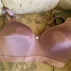 Maurice’s size 40d wireless tshirt bra